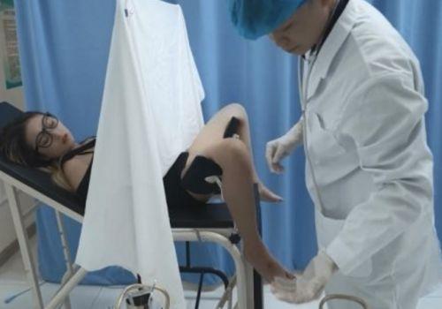 Em tuổi teen đi khám bướm gặp bác sĩ nứng chim